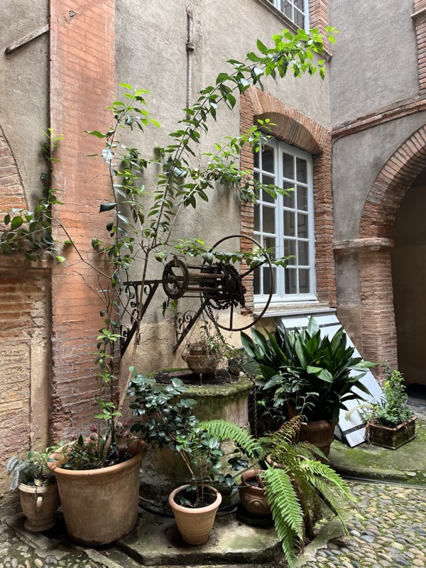 Le puits en pierre du XVIIᵉ